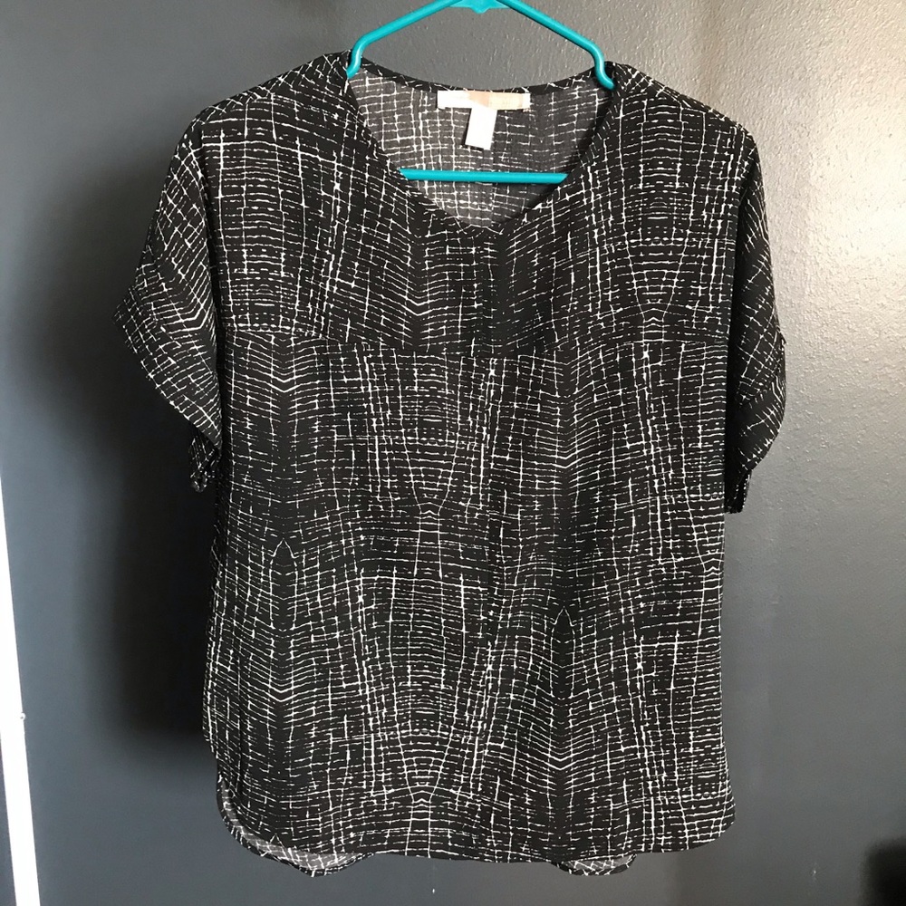 black and white cool print top